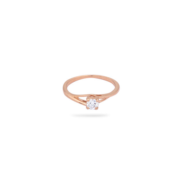 Sleek Curving Diamond Romance 