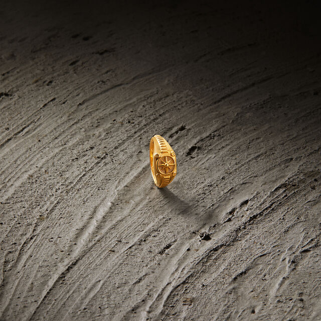 Unique Star Carved Gold Finger Ring For Men 