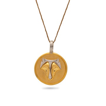 Bold Wolf Gold Pendant with Chain