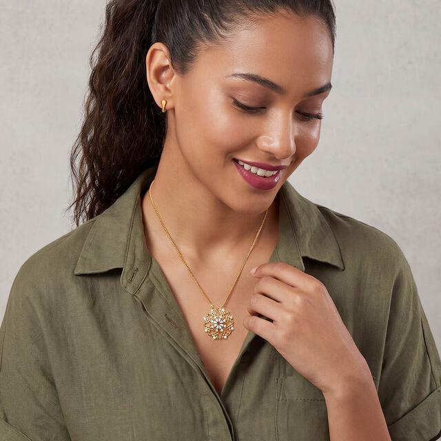Blossom of Elegance Transformation Necklace 2