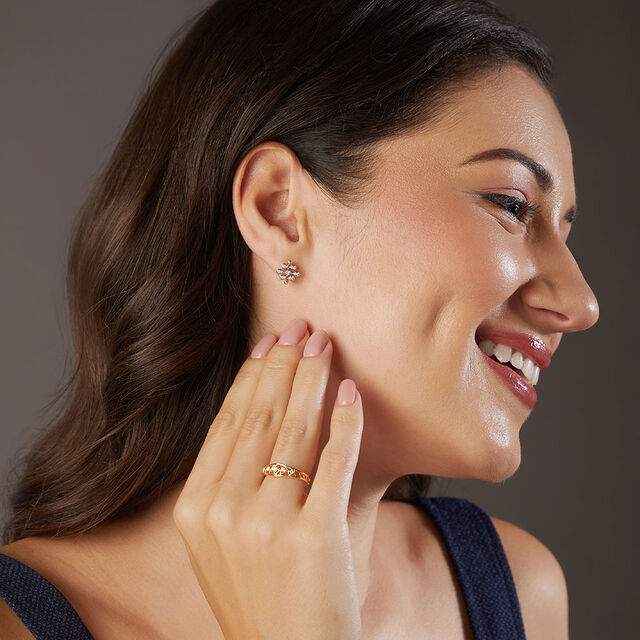 Tanishq Geometric Lattice Bead Stud Earrings for Women 2
