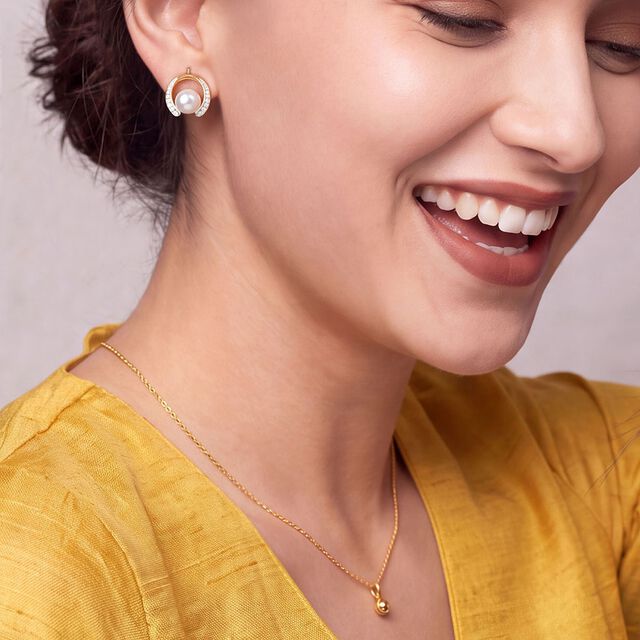 Tanishq 18KT Diamond Earrings for Women 3