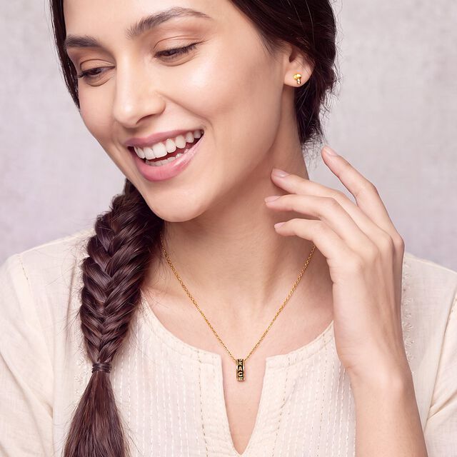 Tanishq 18KT Gold Pendant with Chain for Women 2