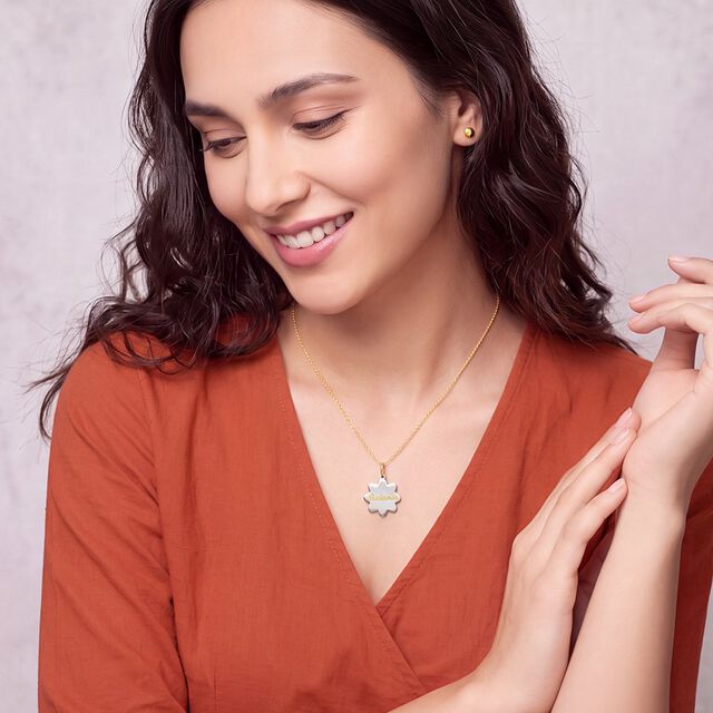 Tanishq 18KT Gold Pendant for Women 3
