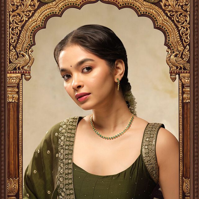Tanishq 18KT Emerald Seedling Necklace Set for Women 3