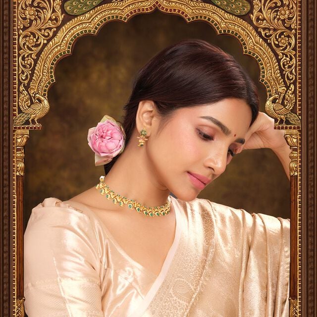 Tanishq 18KT Emerald Mango Royale Necklace Set for Women 3