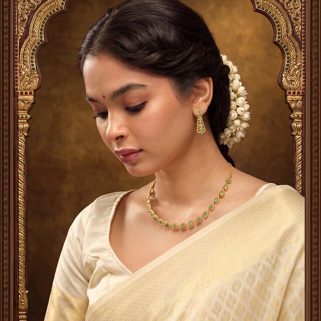 Tanishq 18KT Gold Tiers of Emeralds Drop Earrings for Women 2