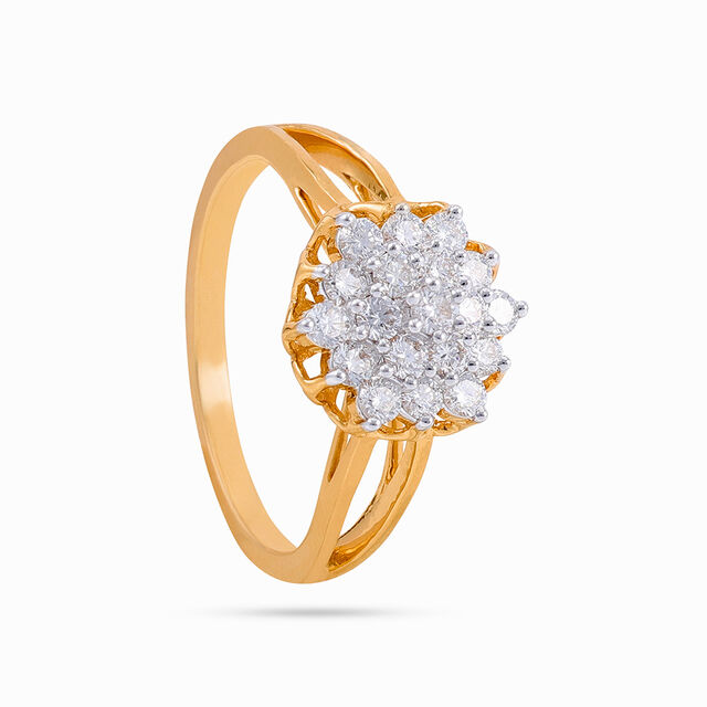 A Floral Inspiration in 18 karat Gold Ring 3