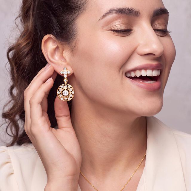 Tanishq 18KT Ixora Bloom Earrings for Women 3