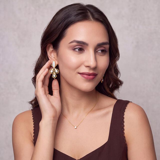 Tanishq 18KT Glistening Grove Earrings for Women 3