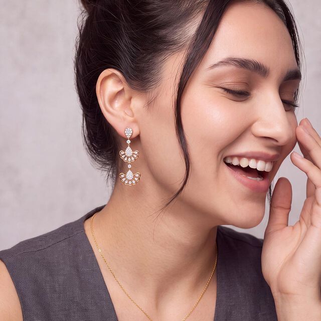 Tanishq 18KT Marigold Cascade Diamond Earrings for Women 3