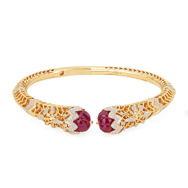 Tanishq 18KT Bloom at the Threshold Bangle 