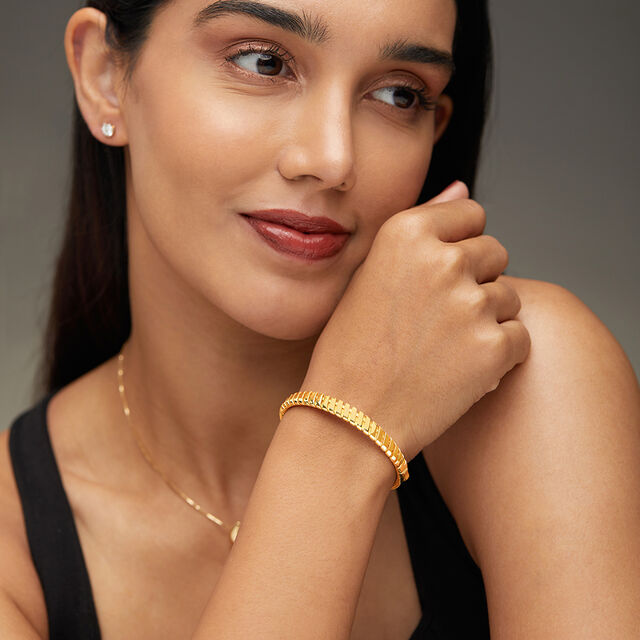Tanishq 18KT Gold Bangle for Women 2