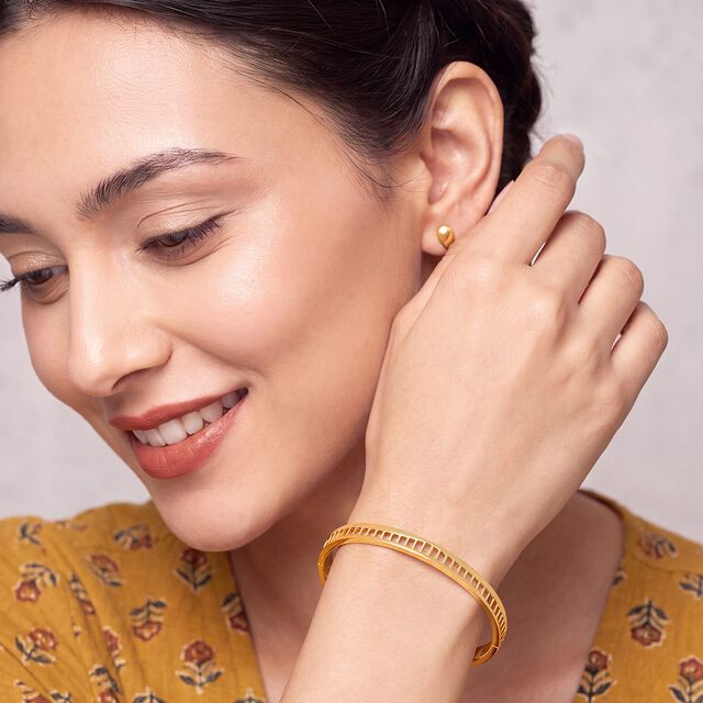 Tanishq 18KT Gold Bangle for Women 2