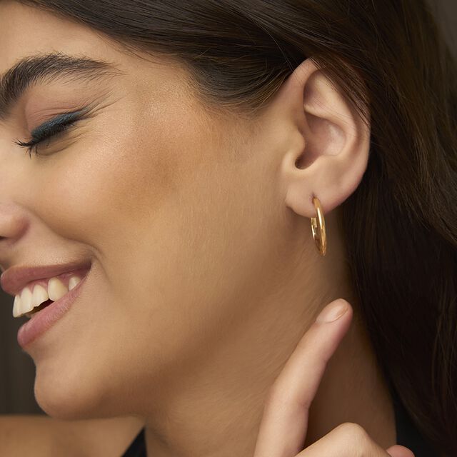 Tanishq 18KT Gold Hoop Earring for Women 2