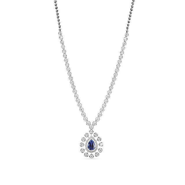 Tanishq 18 Karat Diamond Necklace Set for Women 3