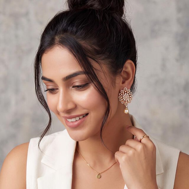 Tanishq 18KT Diamond Drop Earrings for Women 3