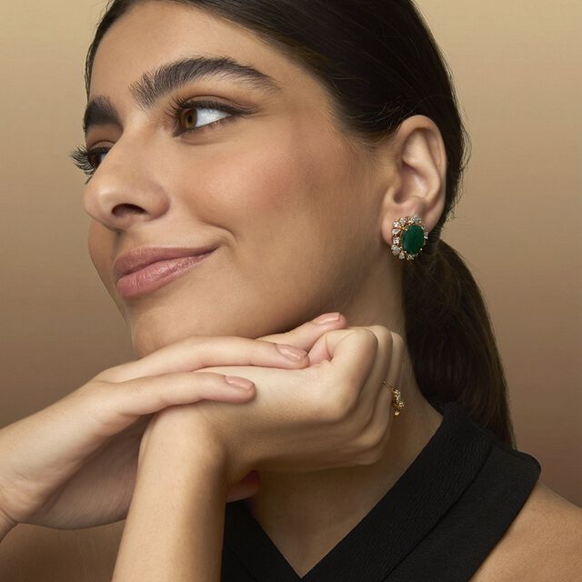 Tanishq 18KT Diamond Stud Earrings for Women 2