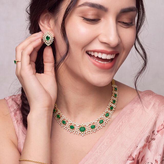 Tanishq 18KT Diamond Necklace Set for Women 3