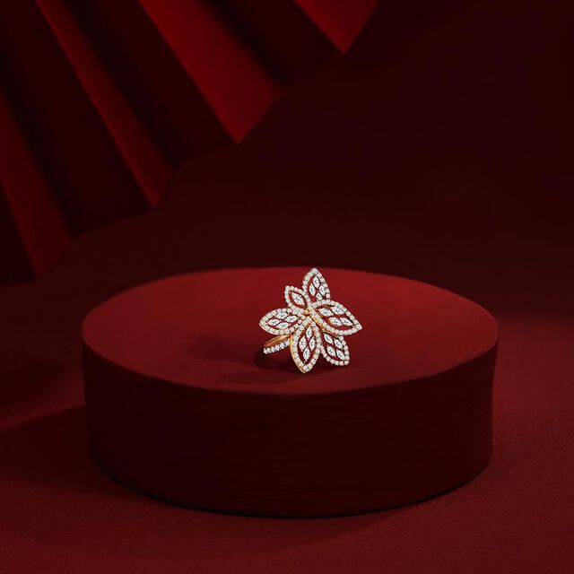 Exquisite Diamond Finger Ring 