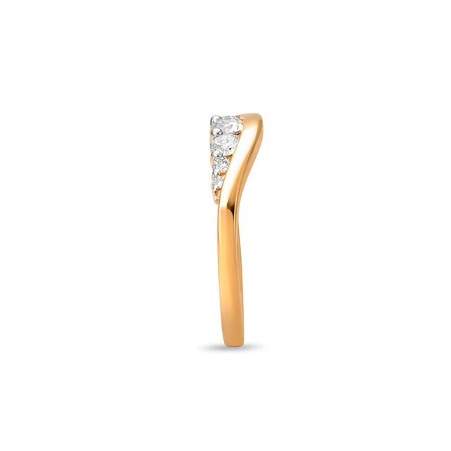 Tanishq 18 Karat Gold Finger Ring 