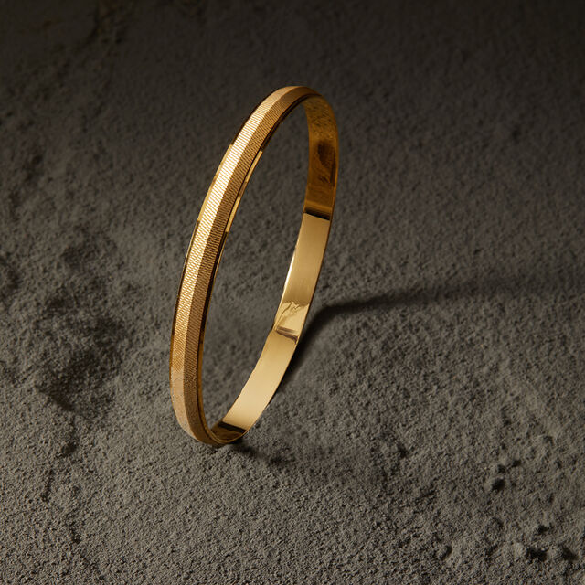 Tanishq Sleek Sophistication Men's 22KT Yellow Gold Kada 