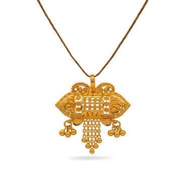 Blossoming Heritage Yellow Gold Flower Motif Pendant