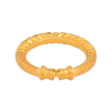 Legacy of Elegance Traditional Gold Bangle