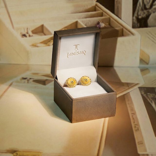 Tanishq 22KT Gold Stud Earring for Women 