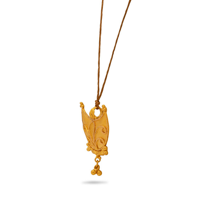 Elegant Crescent Moon Gold Pendant 2