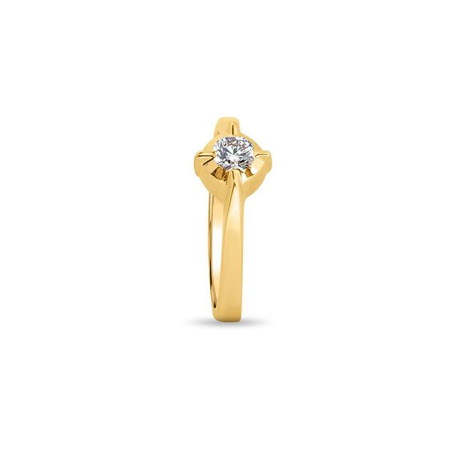 Classic Diamond Finger Ring 