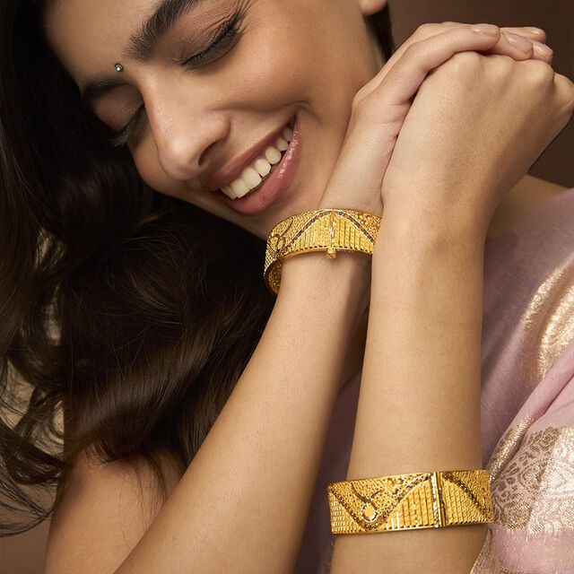 Tanishq 22KT Gold Bangle for Women 2