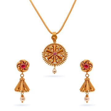 Radiant Gold Earrings and Pendant Set