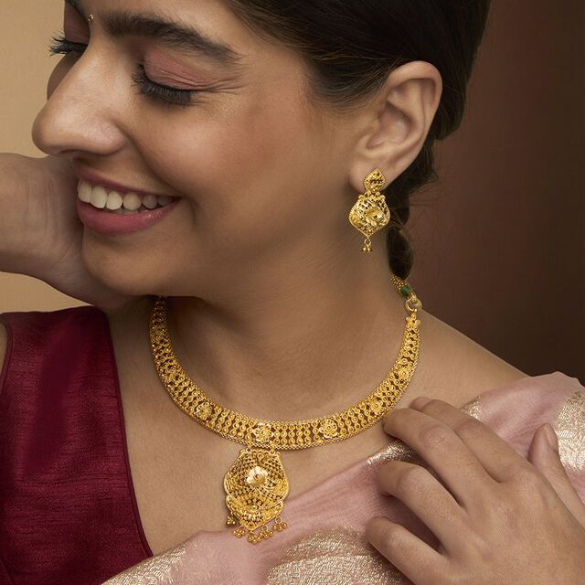 Tanishq 22KT Gold Neckwear with Earrings for Women 2