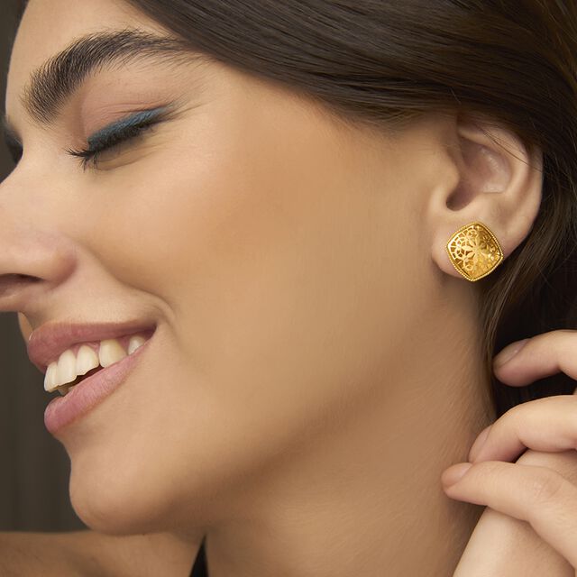 Striking Floral Gold Stud Earrings 2