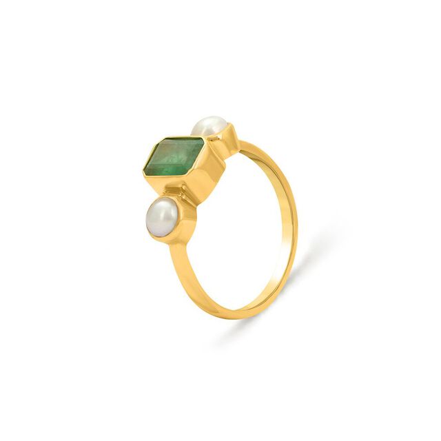 Tanishq 22 Karat Gold Finger Ring 