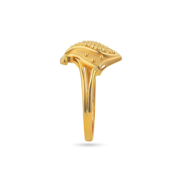 Sleek Spiral Gold Ring 