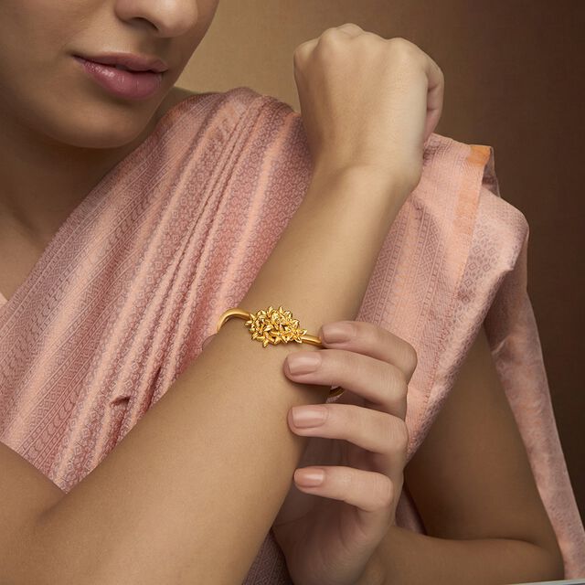 Tanishq 22KT Gold Bangle for Women 2