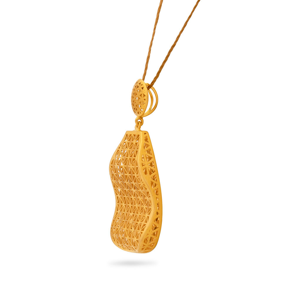 Buy Majestic Heritage Gold Pendant at Best Price Tanishq US