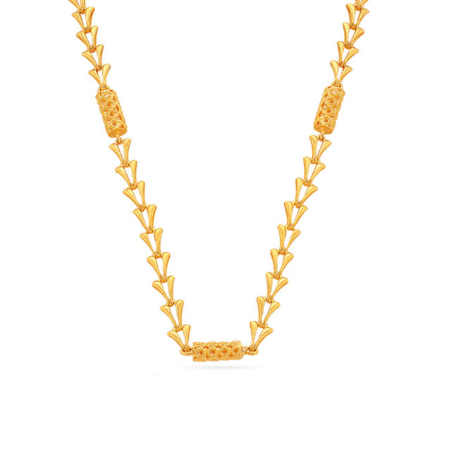 Sleek Interlinked Triangle Chain