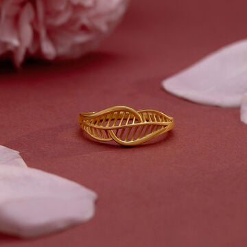 Delicate Leaf Elegance Ring