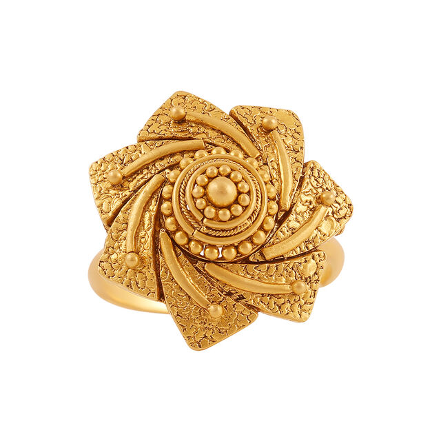 22 Karat Yellow Gold Ring: Blooming Flower Design with Delicate Details