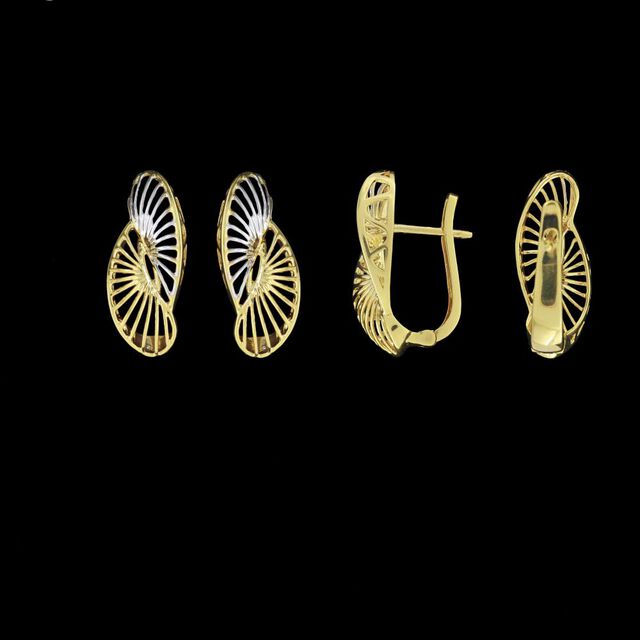 Tanishq 22 Karat Gold Earrings 