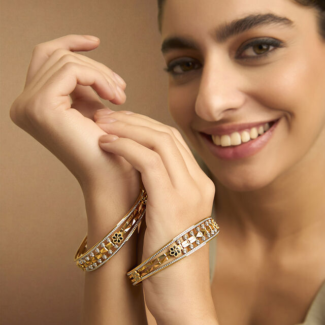 Tanishq 22KT Gold Bangle for Women 2