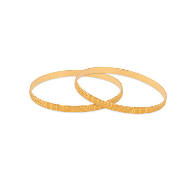 Textured Elegance Gold Bangle