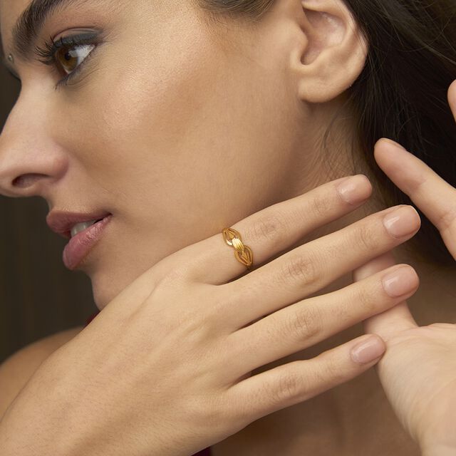 Tanishq 22KT Gold Finger Ring for Women 2