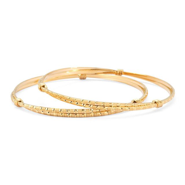Sleek Minimalist Gold Bangle 