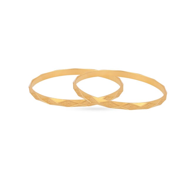 Elegant Geometric Gold Bangle