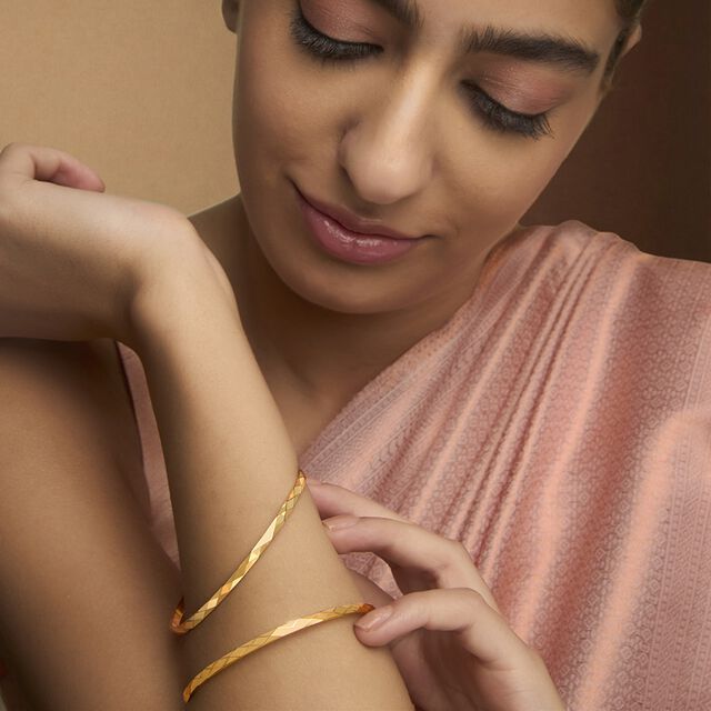 Tanishq 22KT Gold Bangle for Women 2