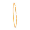 Elegant Diamond-Patterned Gold Bangle 2